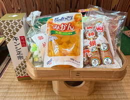 鳥居への芳名は無料で書いて頂けます